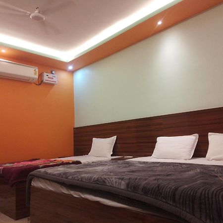 Siyaram Kunj Hotel Ayodhya Exterior foto