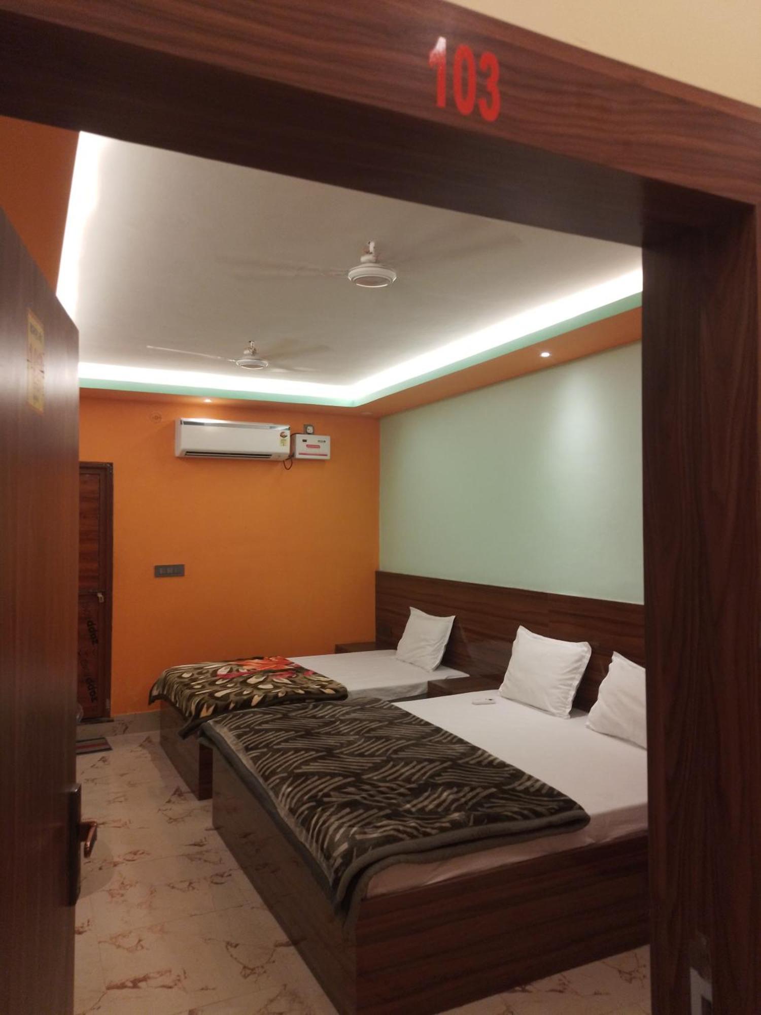 Siyaram Kunj Hotel Ayodhya Exterior foto